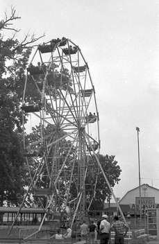 Lake Lansing Amusement Park - From Lansing State Journal (newer photo)